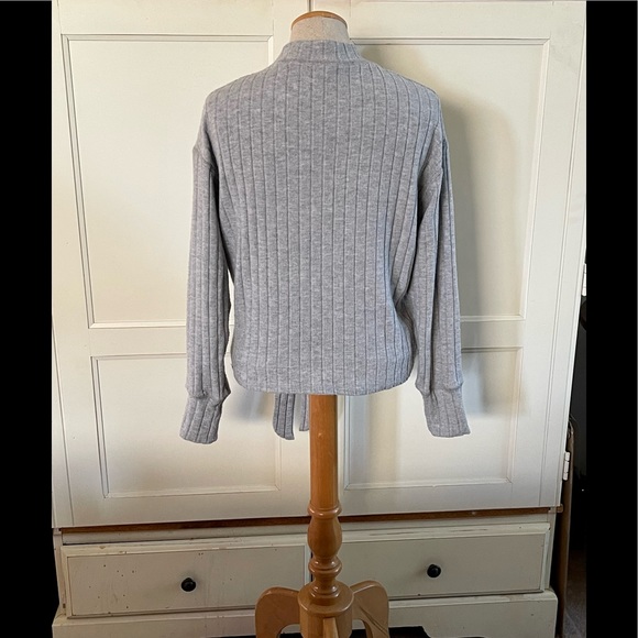 Lush Tie Top - Picture 3 of 9